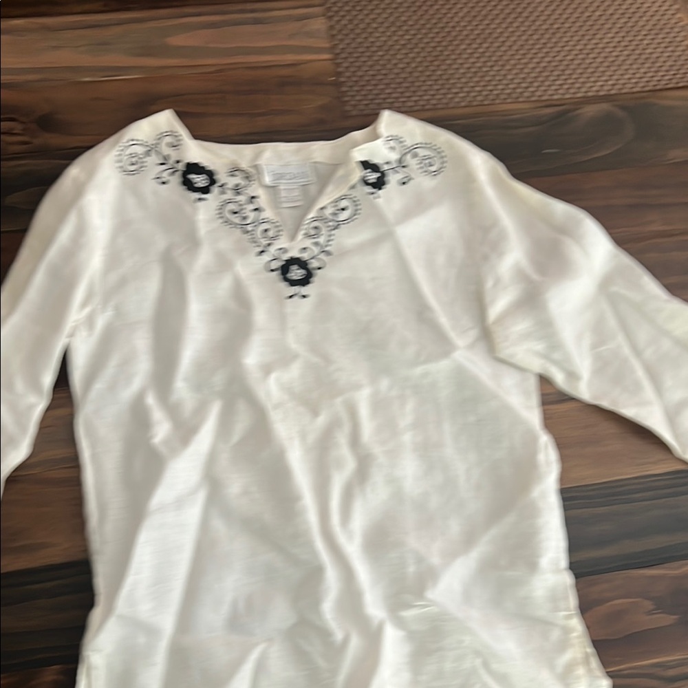 Jordan Cream V-Neck Embroidered Blouse
